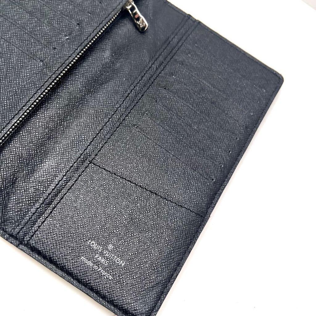 Louis Vuitton Epi LV Circle Portefeuille Plaza Black Wallet — view 8