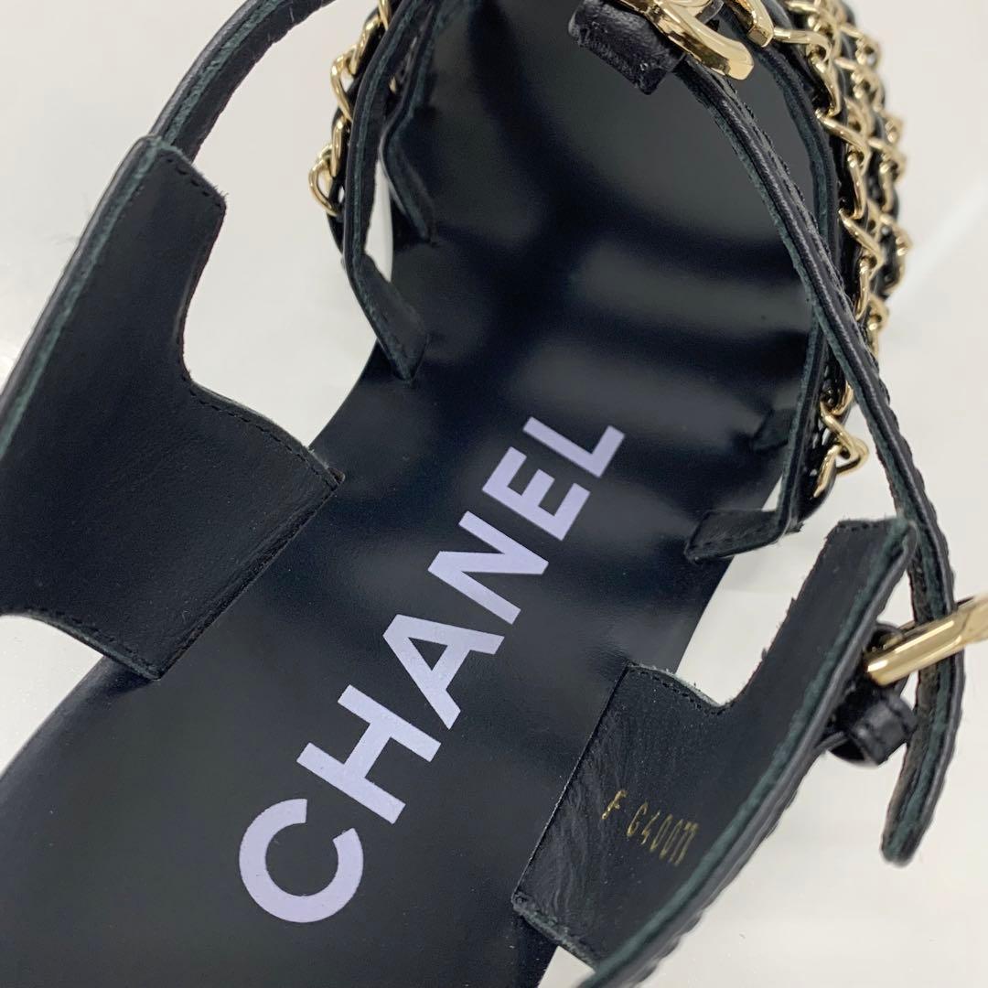 Chanel CC Logo Leather Chain Flat Sandals Black — view 7