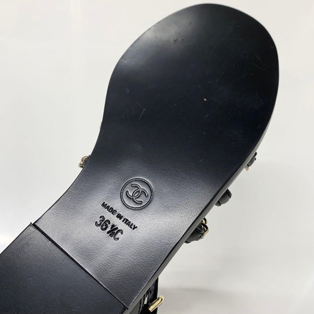 Chanel CC Logo Leather Chain Flat Sandals Black — view 8