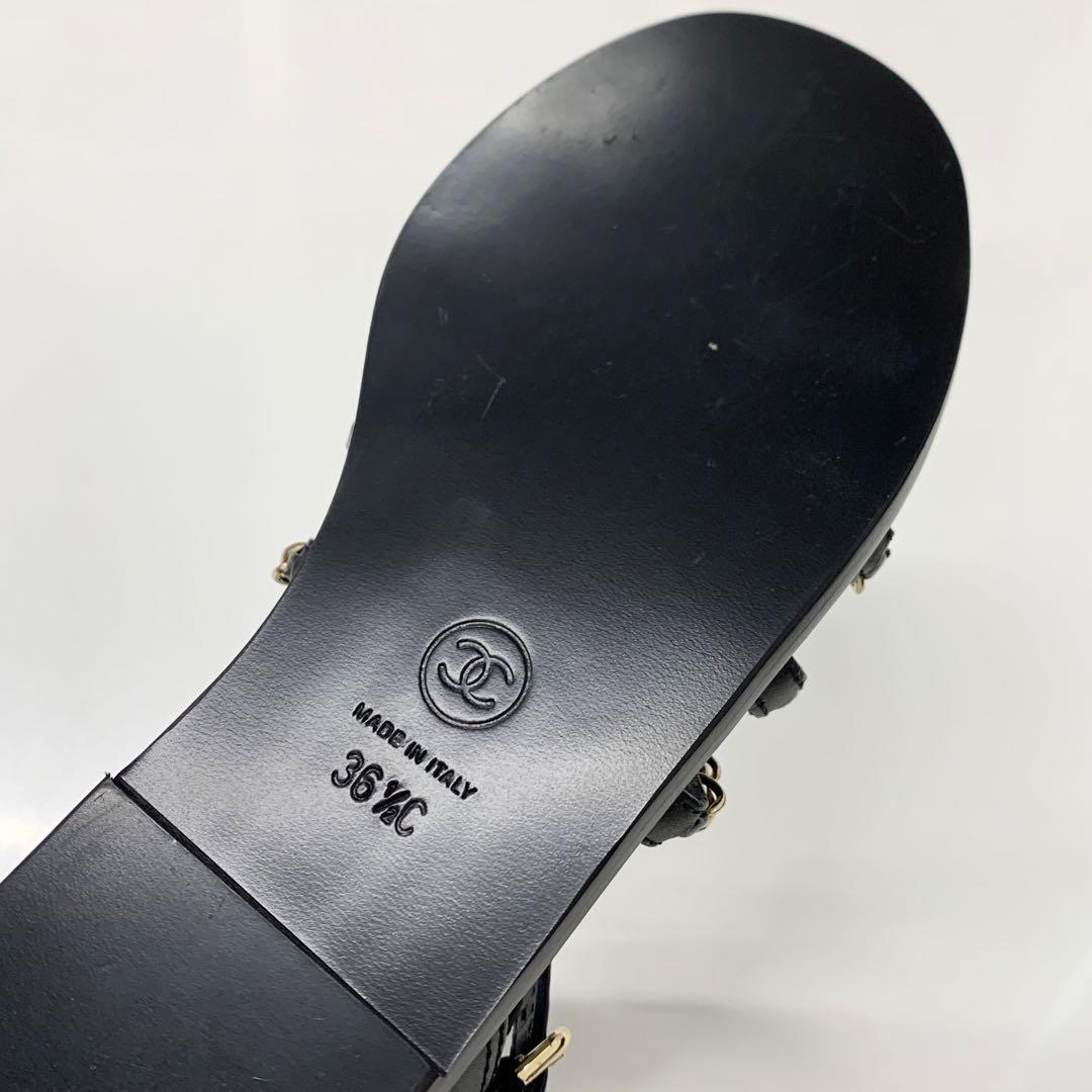 Chanel CC Logo Leather Chain Flat Sandals Black — view 8