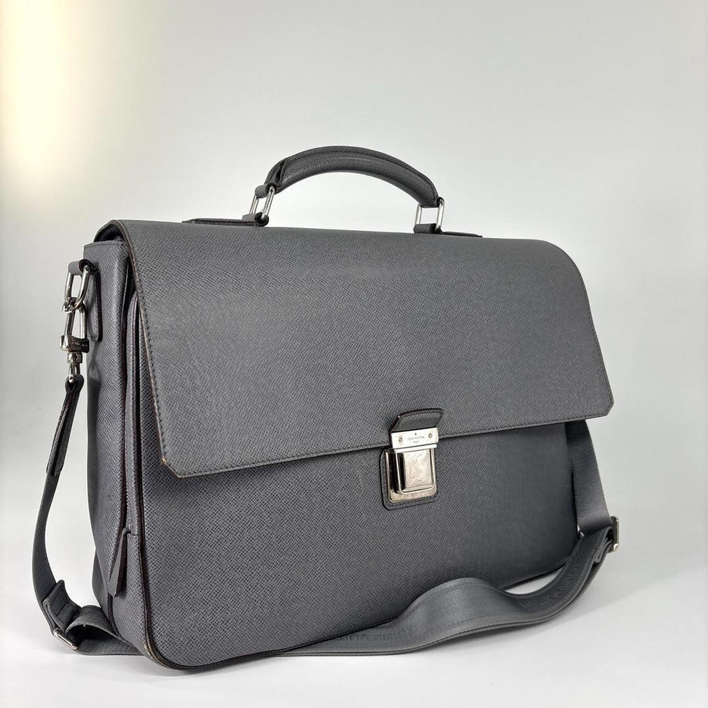 Louis Vuitton Super Taiga Vasili GM Business Bag Gray — view 3