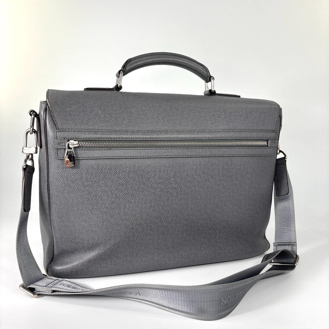 Louis Vuitton Super Taiga Vasili GM Business Bag Gray — view 5