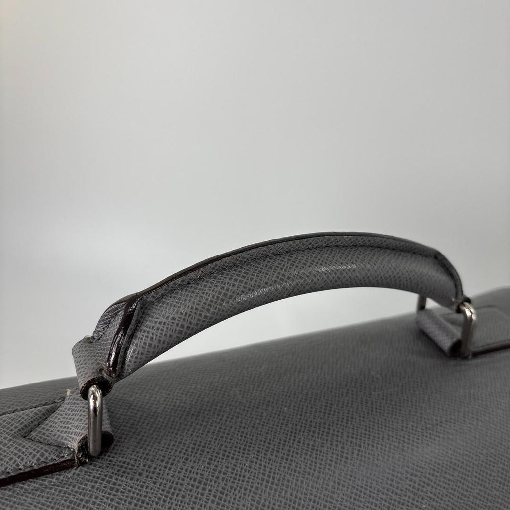 Louis Vuitton Super Taiga Vasili GM Business Bag Gray — view 6