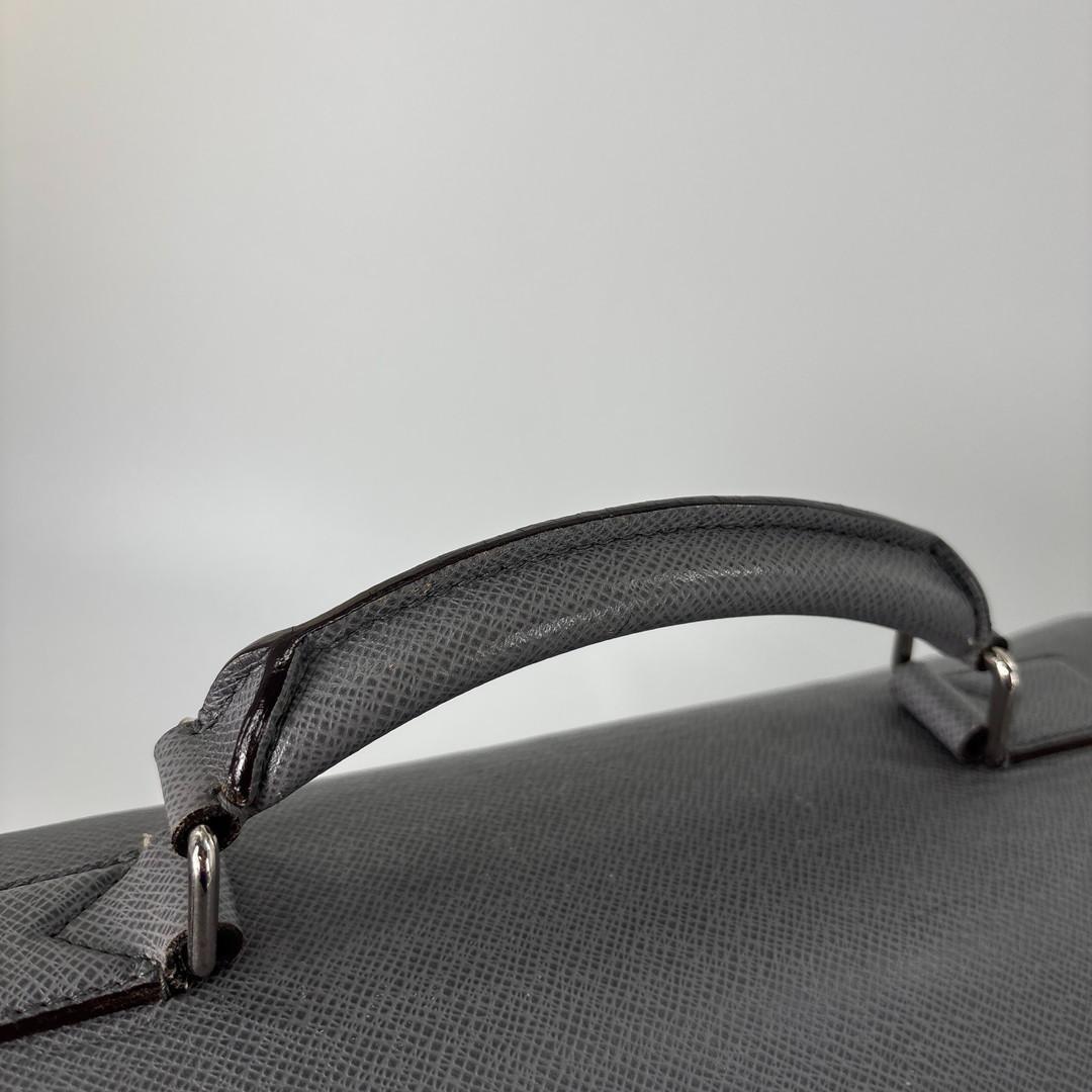 Louis Vuitton Super Taiga Vasili GM Business Bag Gray — view 6