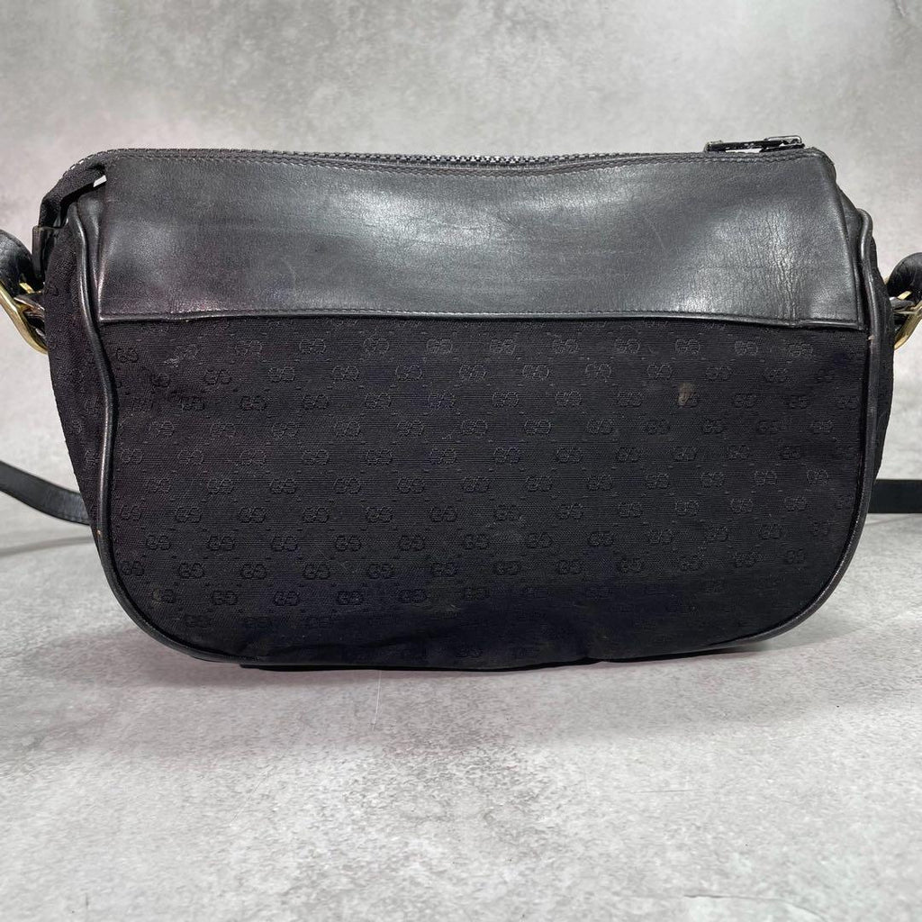 Gucci GG Shoulder Bag Black Leather Gold Logo — view 3