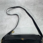 Gucci GG Shoulder Bag Black Leather Gold Logo — view 4
