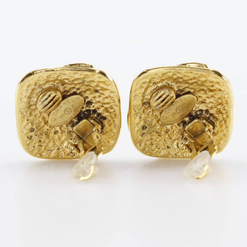 Chanel Coco Mark Vintage Gold Plated 94 P 24 g Earrings — view 4