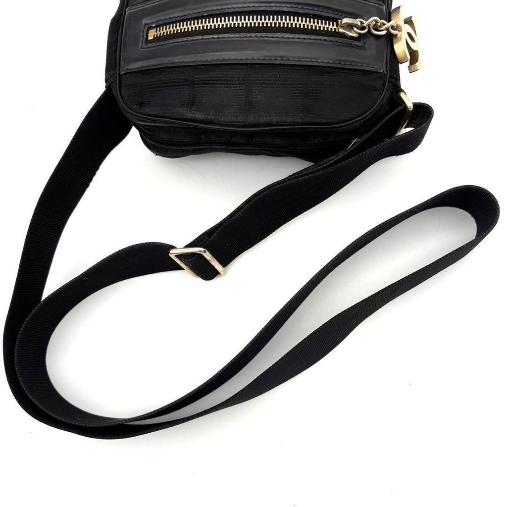 Chanel New Travel Line Shoulder Bag Black CC Logo Gold — view 5