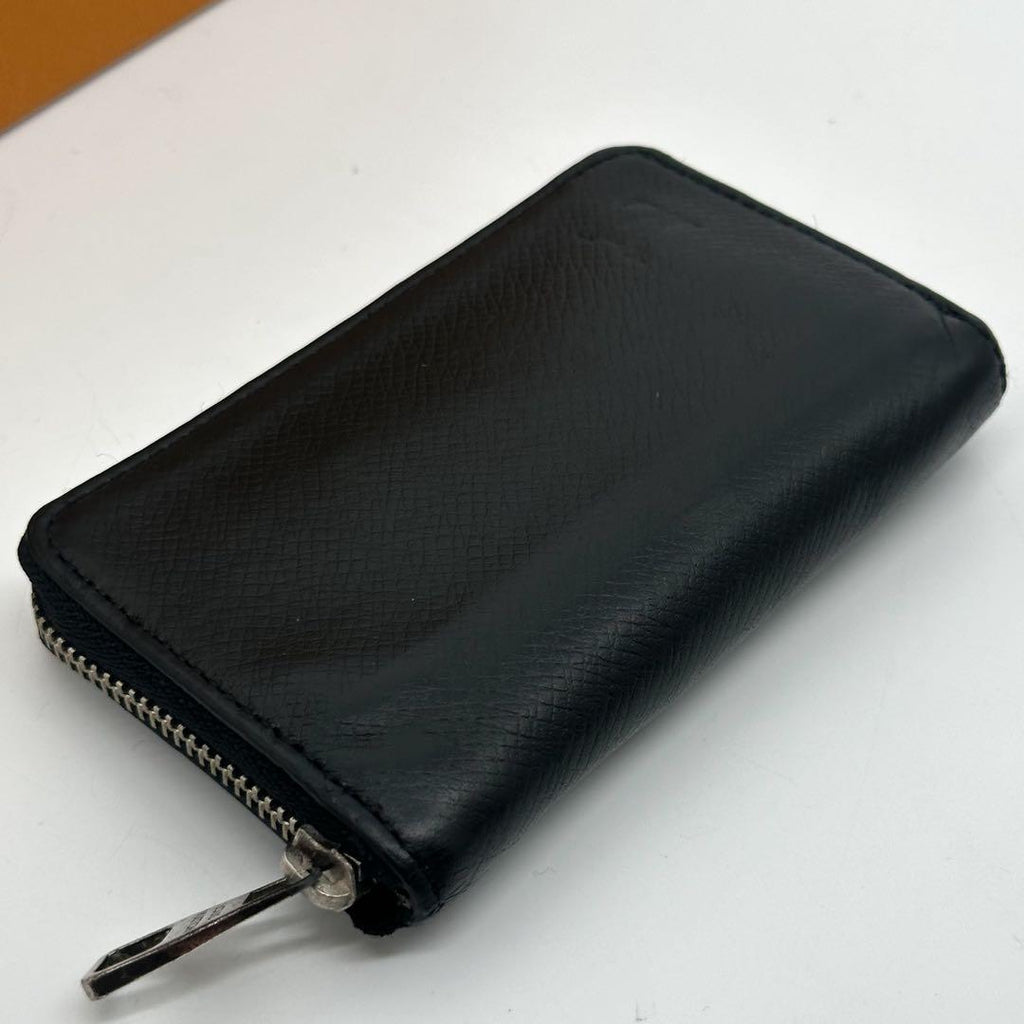 Louis Vuitton Zippy Coin Purse Taiga Black — view 4