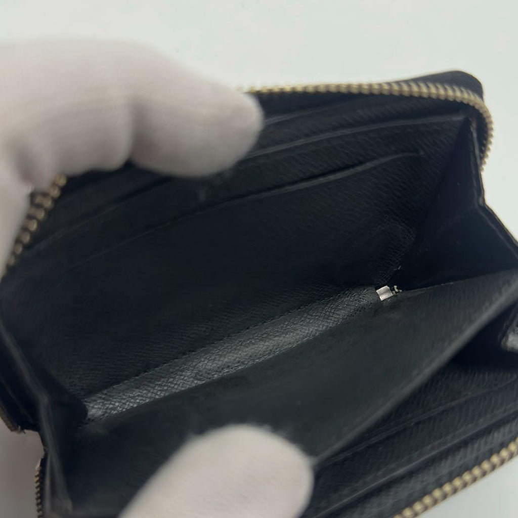Louis Vuitton Zippy Coin Purse Taiga Black — view 9
