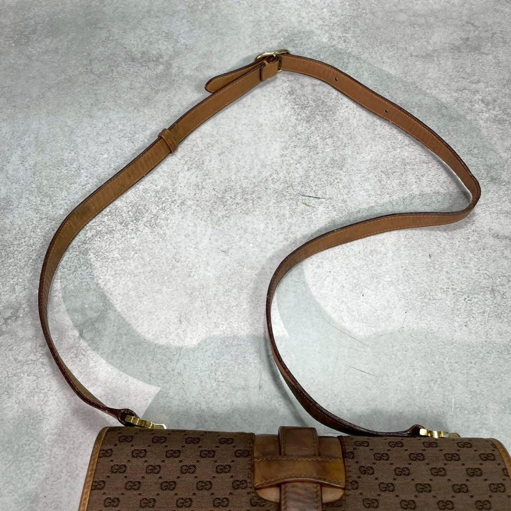 Gucci GG Shoulder Bag Brown Beige Leather Logo — view 4