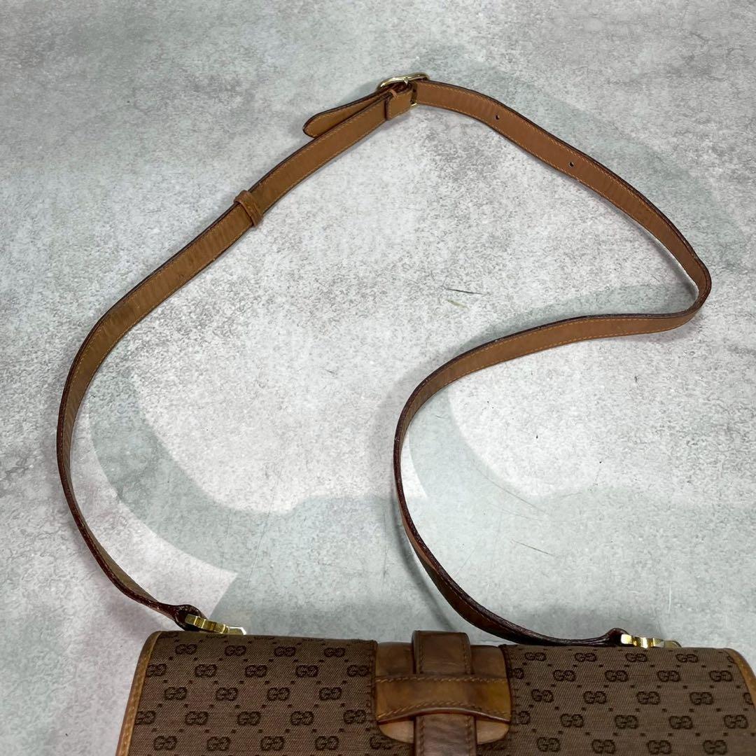 Gucci GG Shoulder Bag Brown Beige Leather Logo — view 4