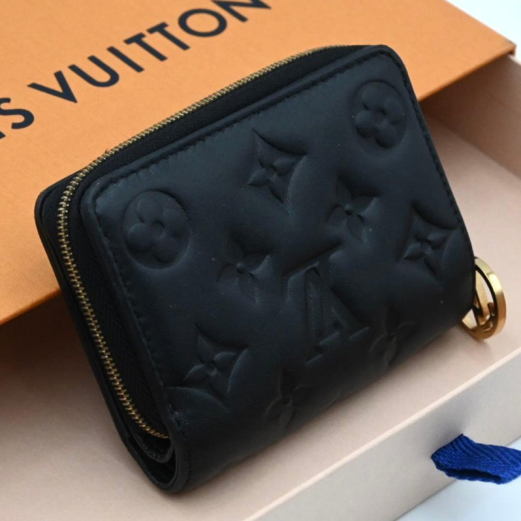 Louis Vuitton Cousin Portefeuille Lou Bifold Wallet Black — view 2