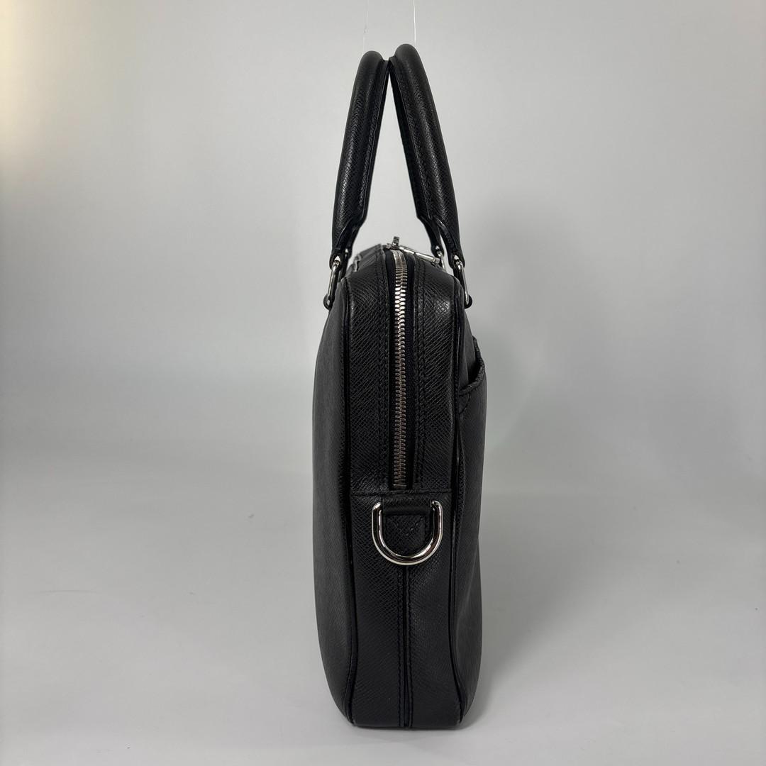 Louis Vuitton Super Taiga Porte Documents PM Noir Business Bag Black — view 4