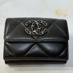 Chanel 19 Dixneuf Small Flap Wallet Trifold — view 2