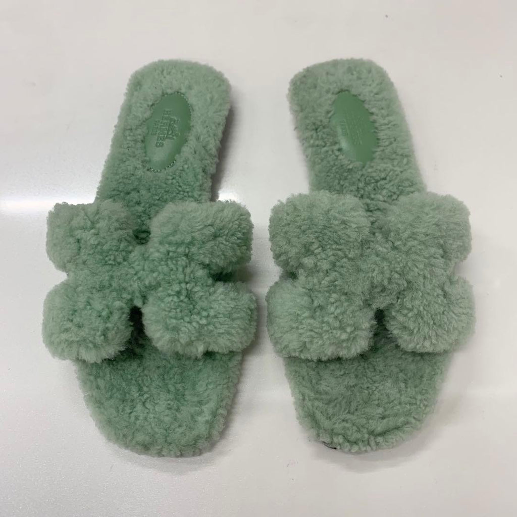 Hermes Oran Shearling Sandals Green — view 2