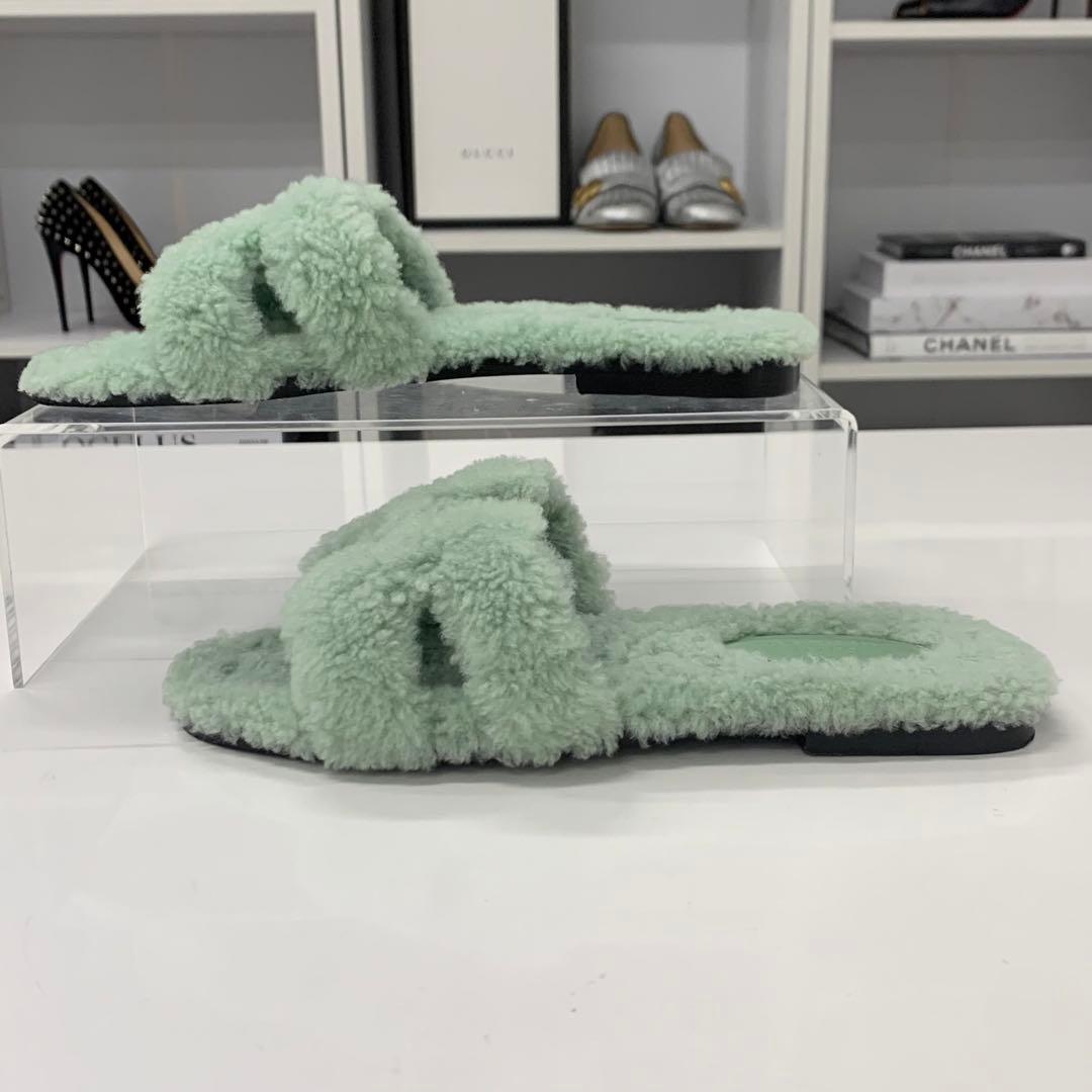 Hermes Oran Shearling Sandals Green — view 3