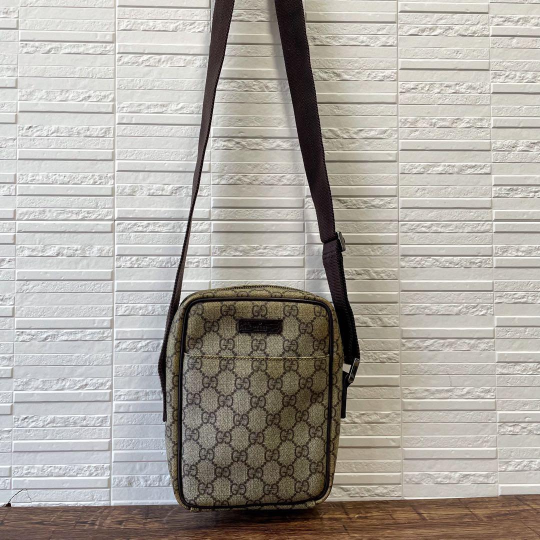 Gucci GG Supreme Leather Messenger Shoulder Bag — view 3