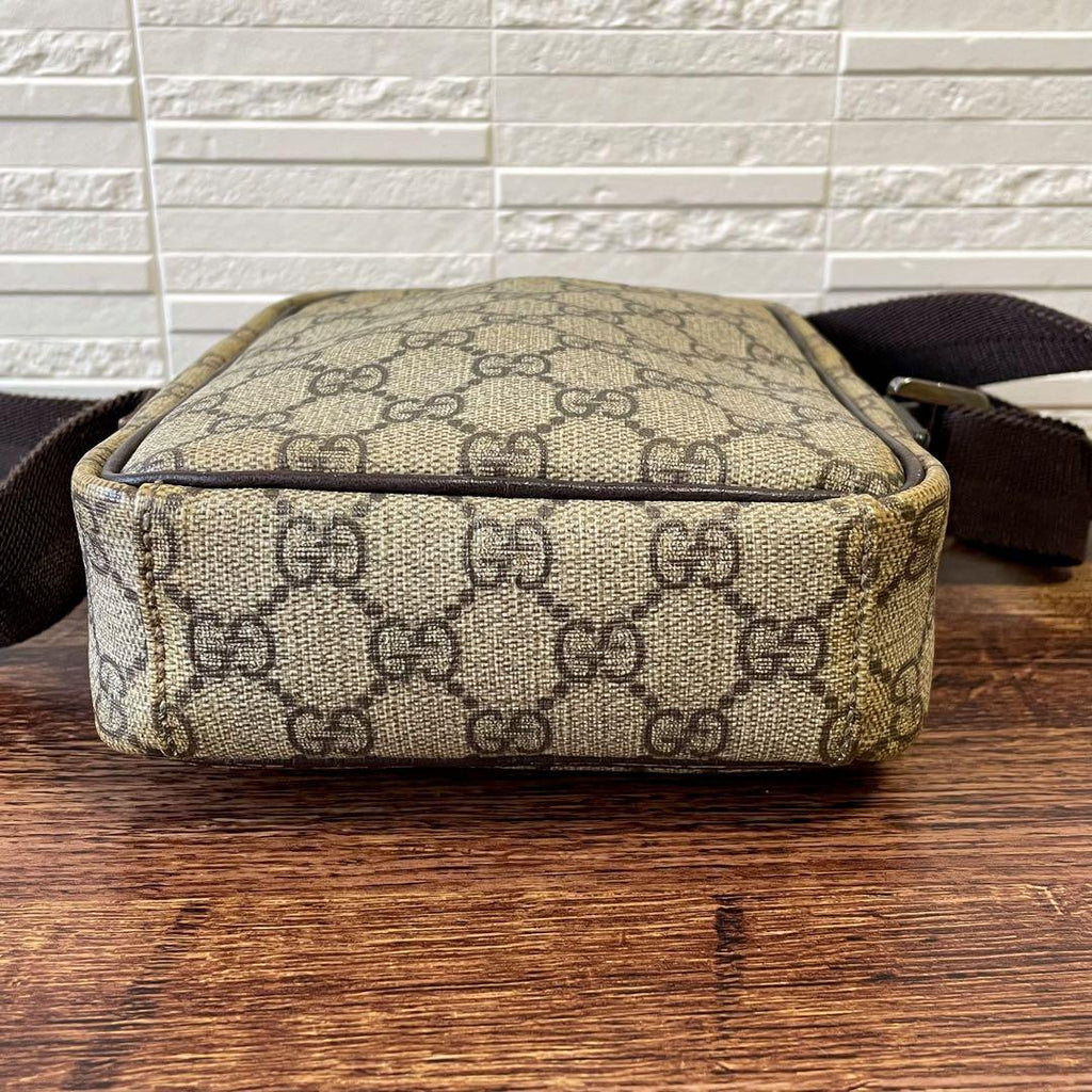 Gucci GG Supreme Leather Messenger Shoulder Bag — view 5