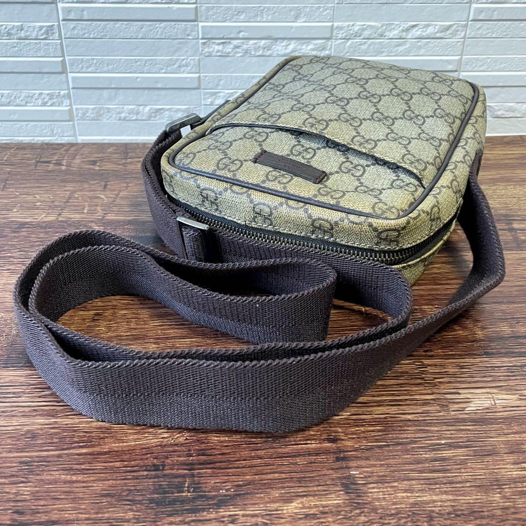 Gucci GG Supreme Leather Messenger Shoulder Bag — view 7