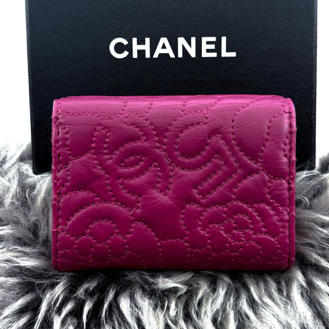 Chanel Wallet Camellia No. 5 Stitch Trifold Compact — view 3