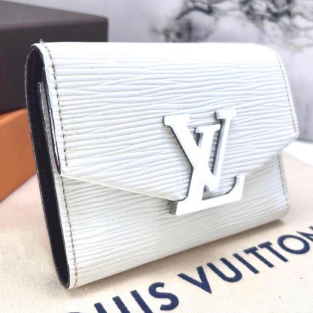 Louis Vuitton Epi Victorine LV Logo Off White Wallet