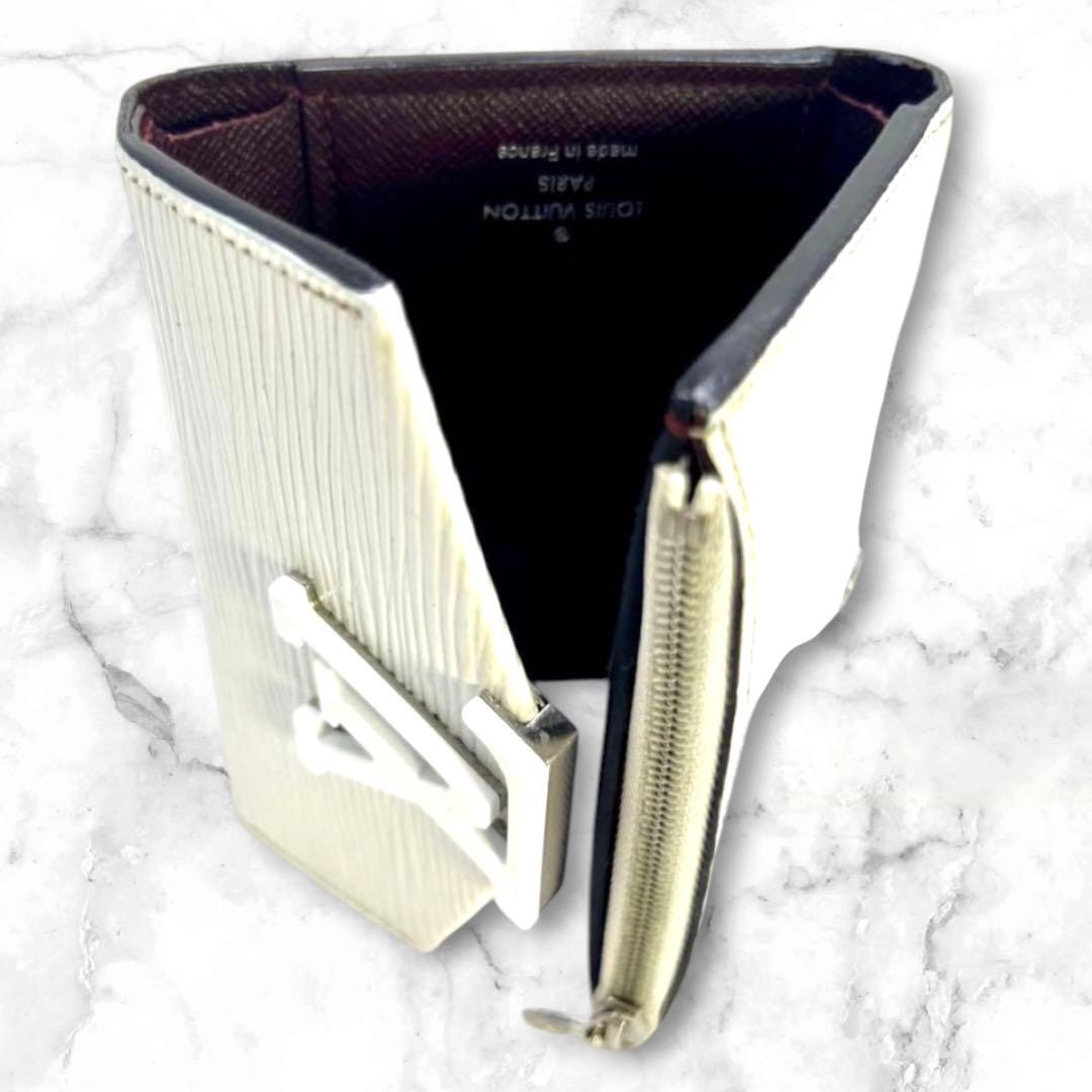 Louis Vuitton Epi Victorine LV Logo Off White Wallet — view 6