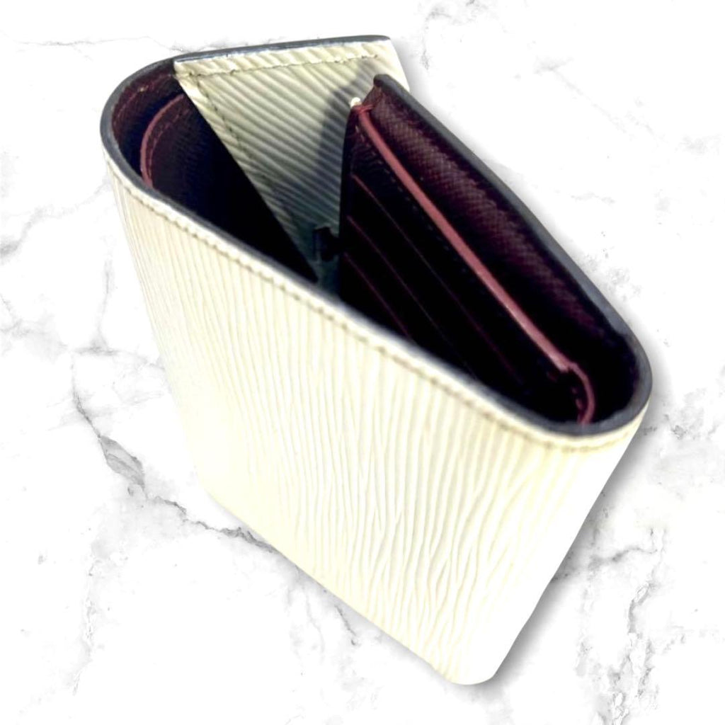 Louis Vuitton Epi Victorine LV Logo Off White Wallet — view 7