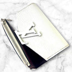 Louis Vuitton Epi Victorine LV Logo Off White Wallet — view 8