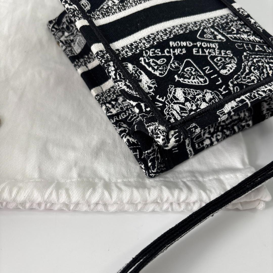 Dior Plan de Paris Book Tote Shoulder — view 9