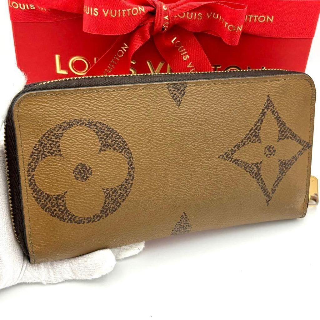 Louis Vuitton Monogram Giant Zippy Wallet Brown — view 2