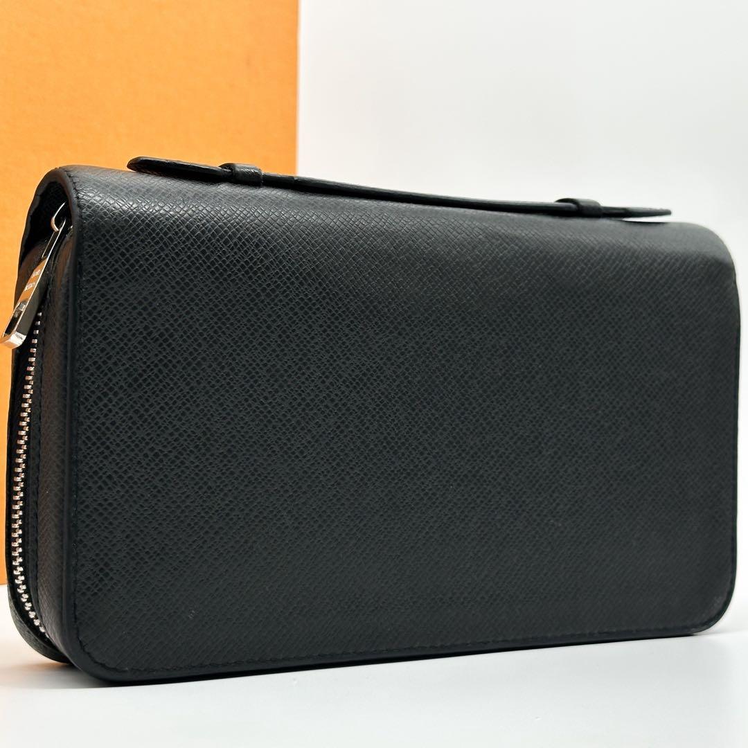Louis Vuitton Zippy XL Taiga Black Second Wallet Handbag