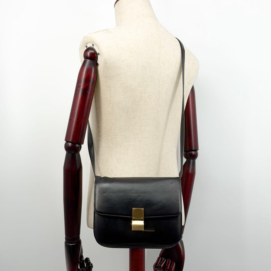 Celine Classic Box Medium Shoulder Bag Black Leather — view 4