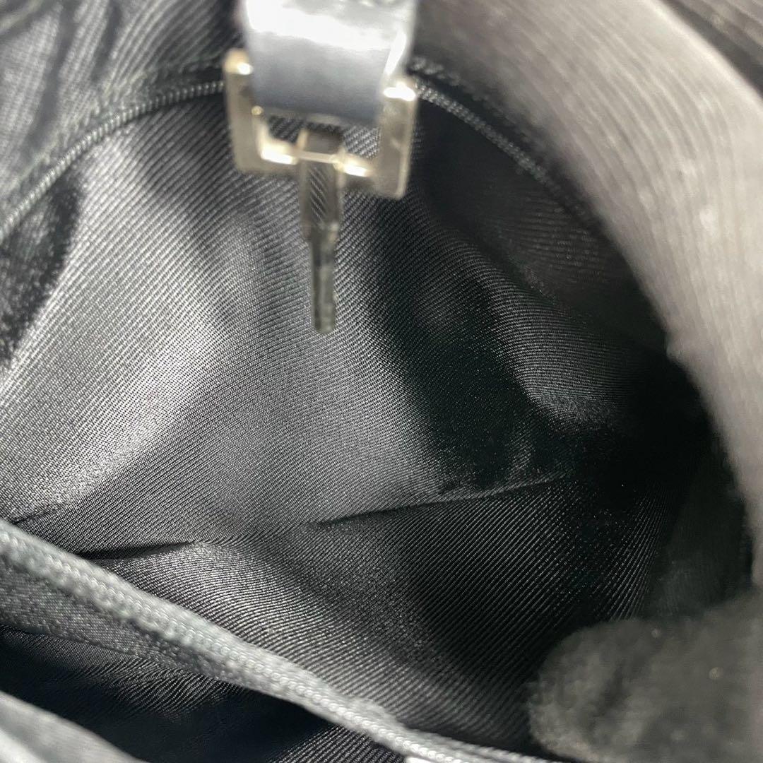 Gucci GG Shoulder Bag Jackie Black Leather — view 6