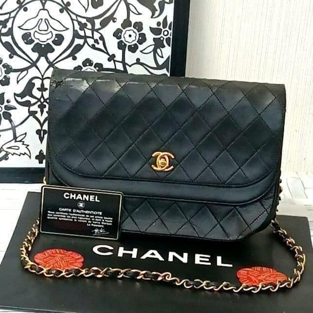 Chanel Quilted Chain Shoulder Lambskin Double Flap Black