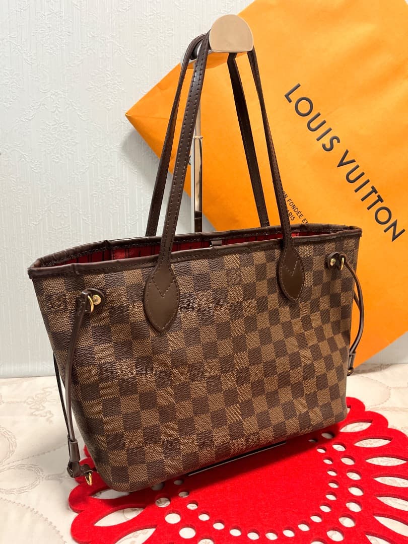 Louis Vuitton Neverfull Totes Brown