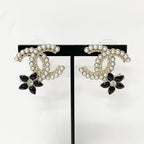 Chanel Earrings CC Logo Pearl Rhinestone Flower Gold — view 6