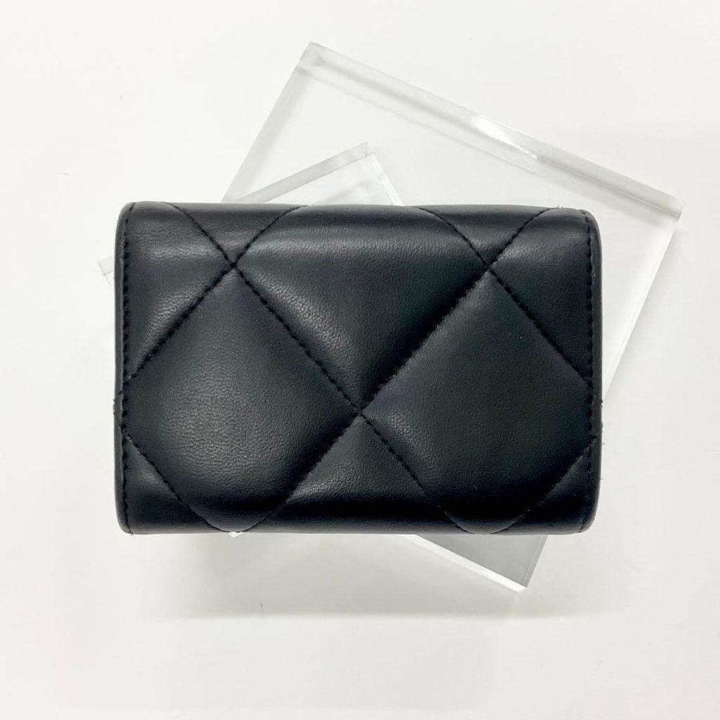 Chanel 19 Small Wallet Folding — view 3
