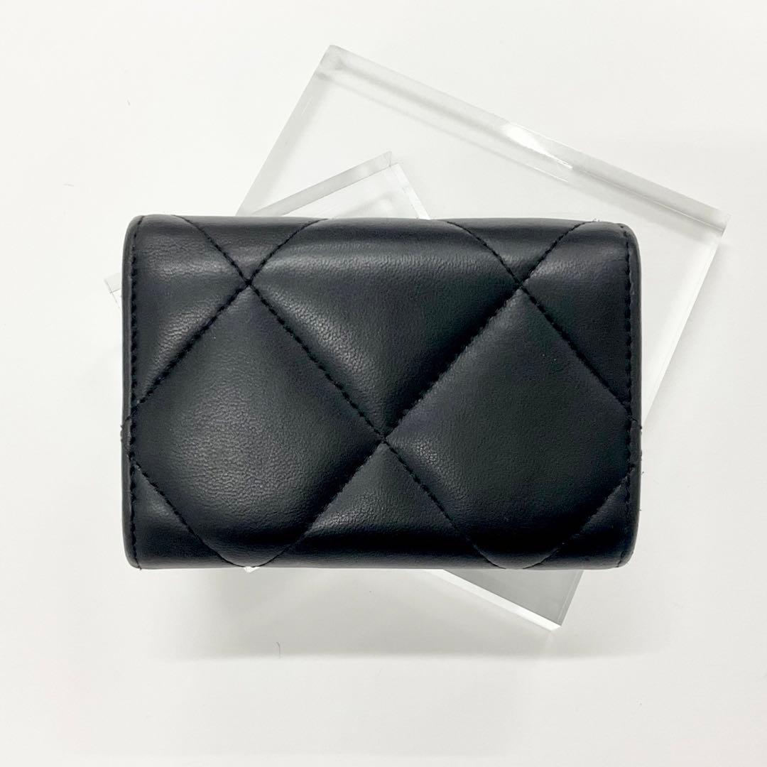 Chanel 19 Small Wallet Folding — view 3