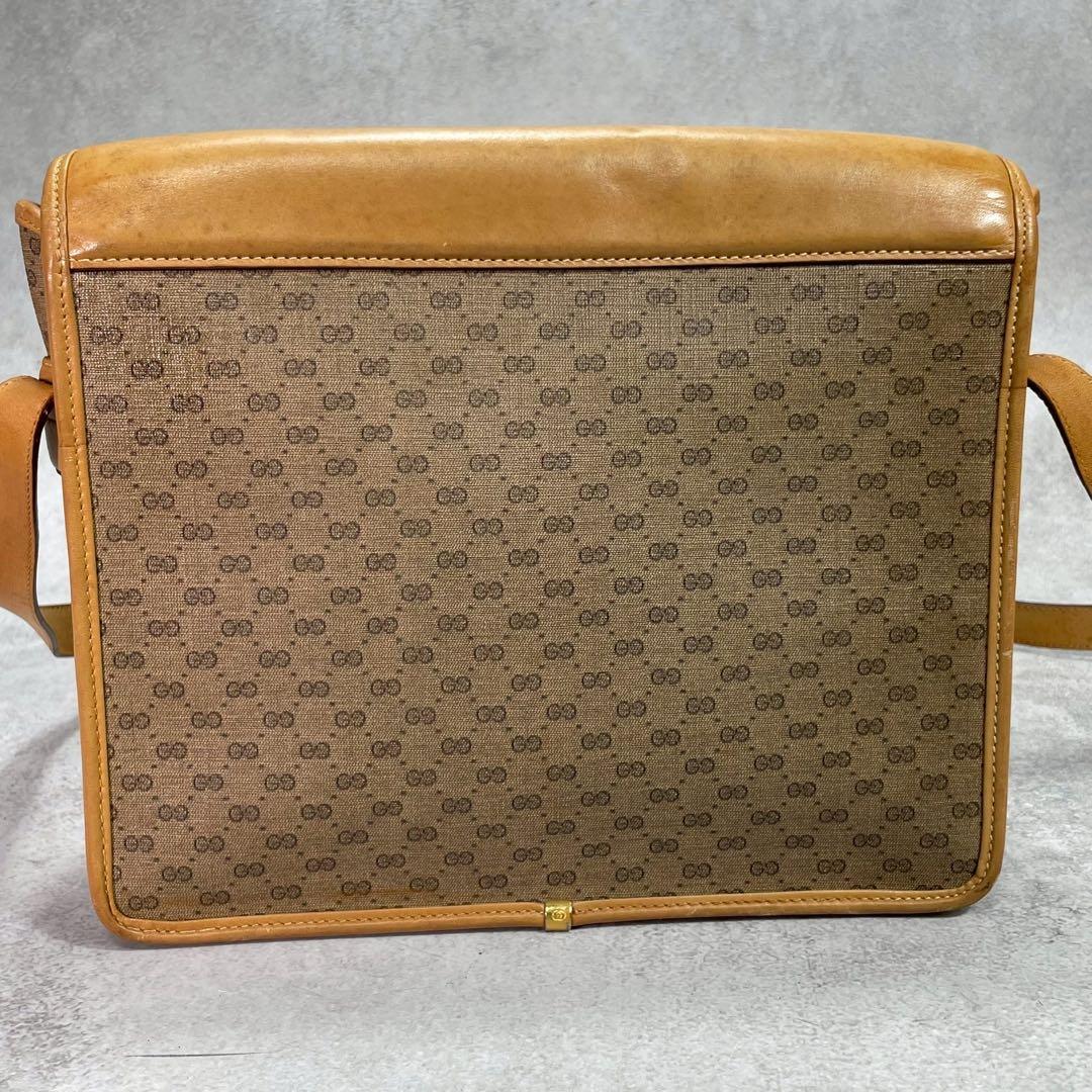 Gucci GG Shoulder Bag Brown Beige Logo Leather — view 3