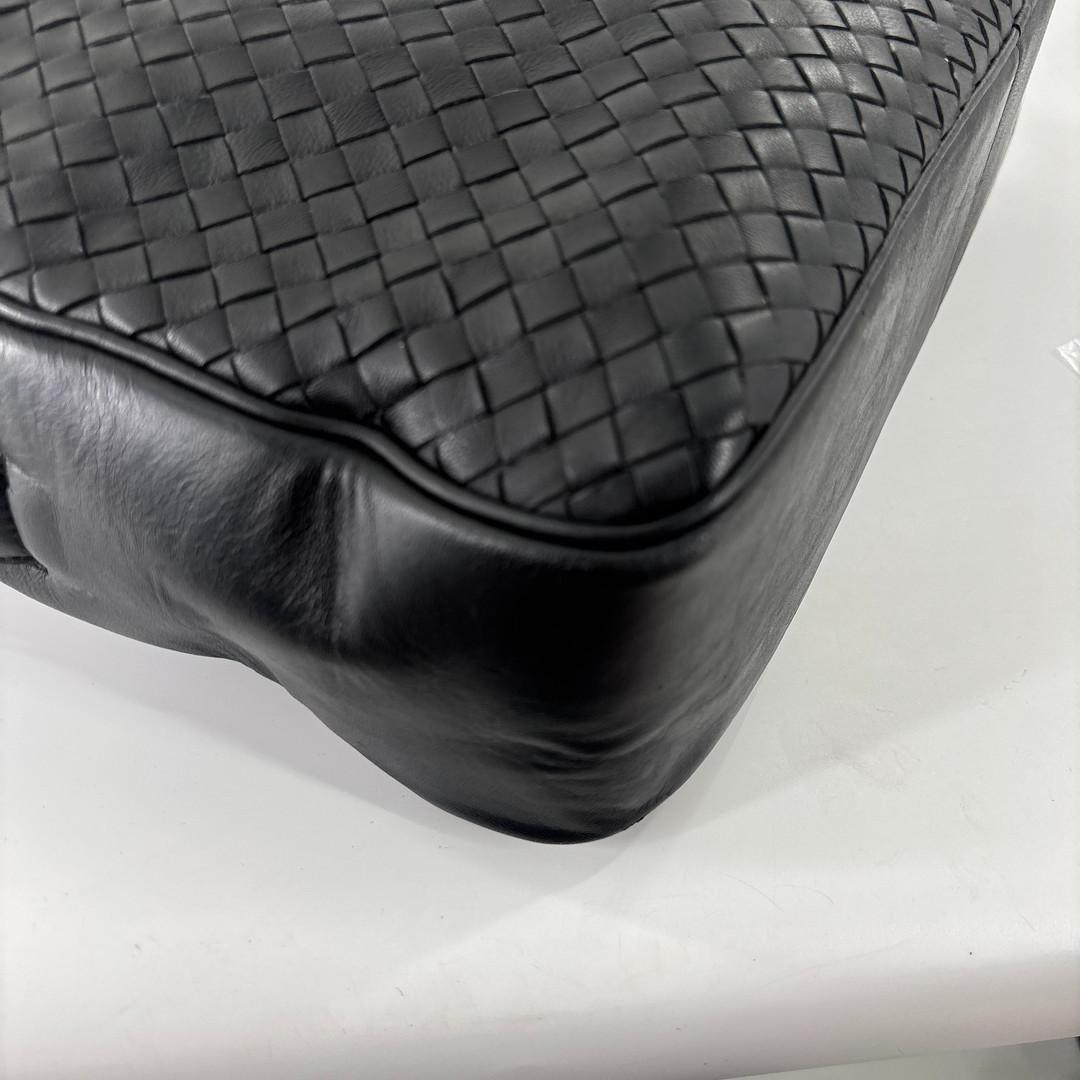 Bottega Veneta Super Intretchart Business Bag Black — view 8