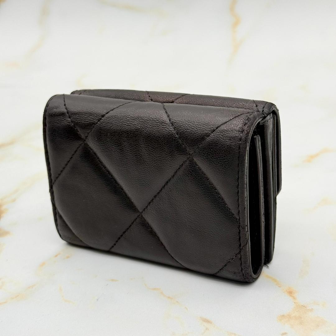 Chanel 19 Lambskin Trifold Wallet — view 7