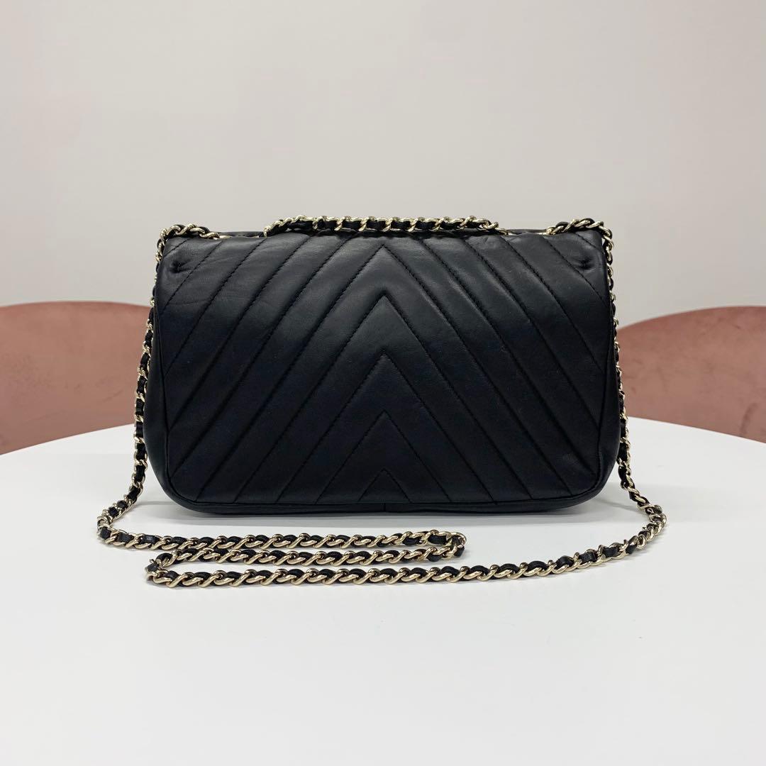 Chanel Chez Blanc CC Logo Stitch Turnlock Shoulder Bag — view 3
