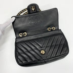 Chanel Chez Blanc CC Logo Stitch Turnlock Shoulder Bag — view 6