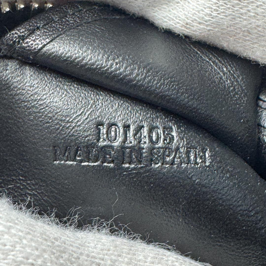 Loewe Anagram Triangle Coin Case Black — view 9