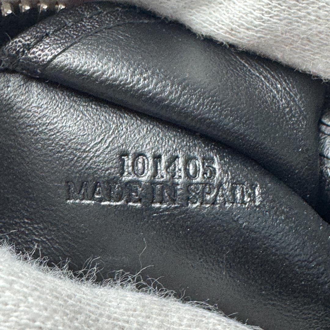 Loewe Anagram Triangle Coin Case Black — view 9