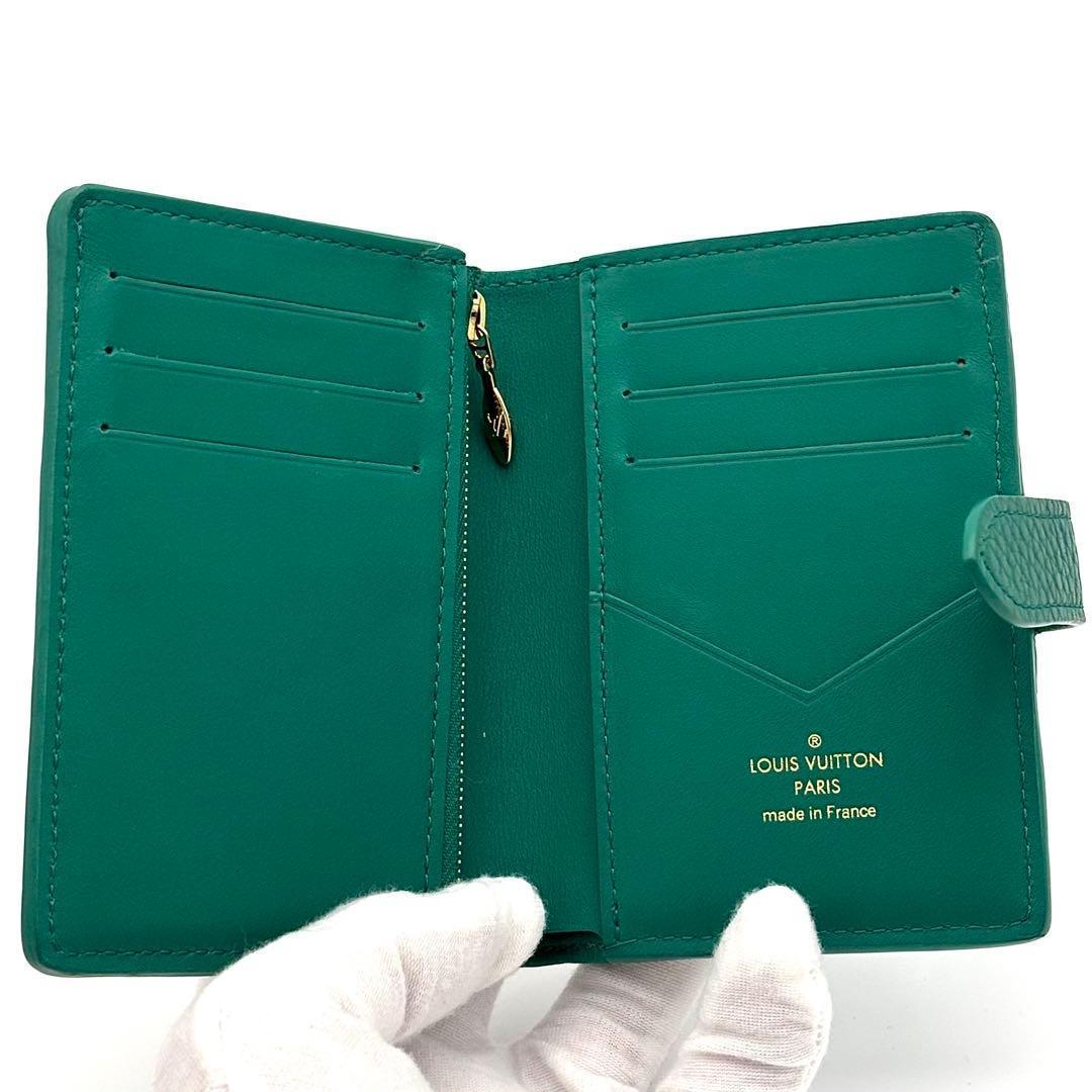 Louis Vuitton Wallet LV Vertical CP Green — view 3