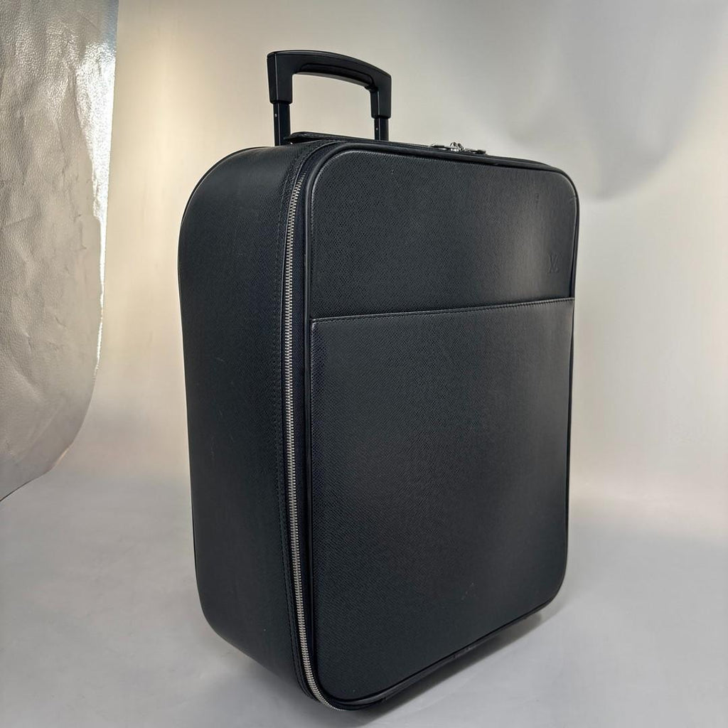 Louis Vuitton Taiga Pegase 45 Black Suitcase Carry on — view 3