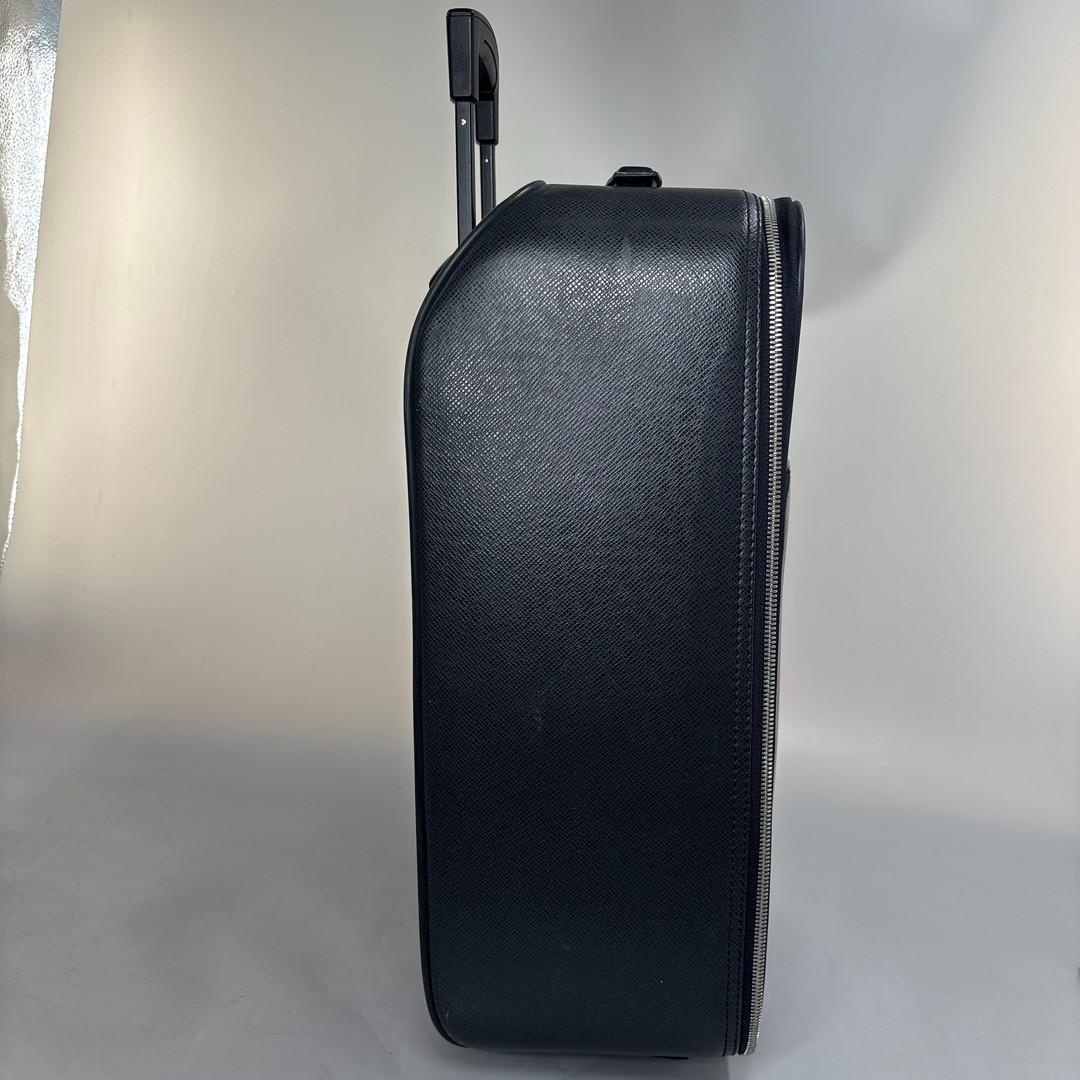 Louis Vuitton Taiga Pegase 45 Black Suitcase Carry on — view 4