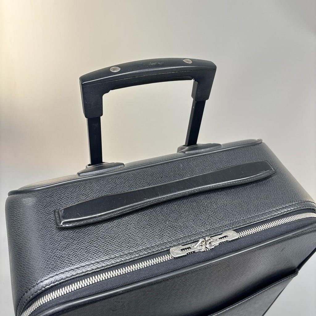 Louis Vuitton Taiga Pegase 45 Black Suitcase Carry on — view 8